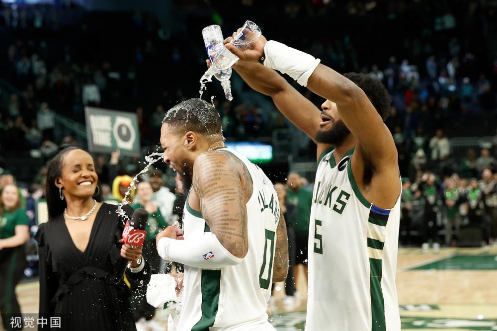 间的默契配 间的默契配